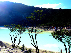 kawah putih bandung volcano tour